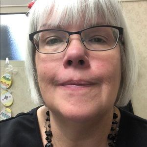 Meet your Posher, Laurie